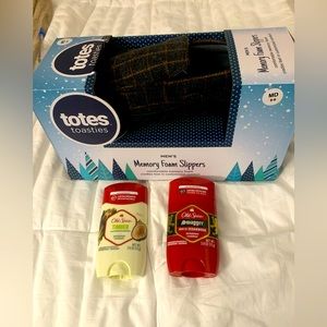 Totes men slippers with two free old spice stick deodorants